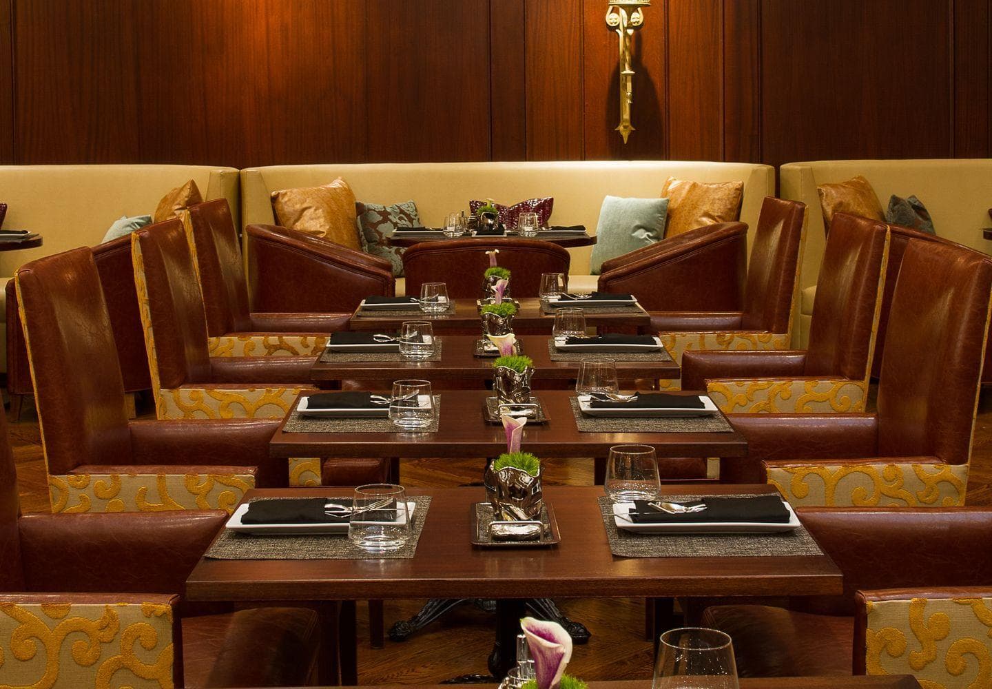 Table At The Fountain Lounge